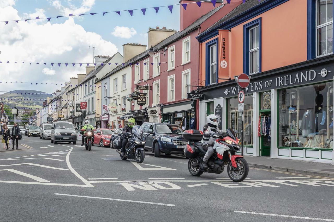 The Happy Pig Hotel Kenmare Exterior photo